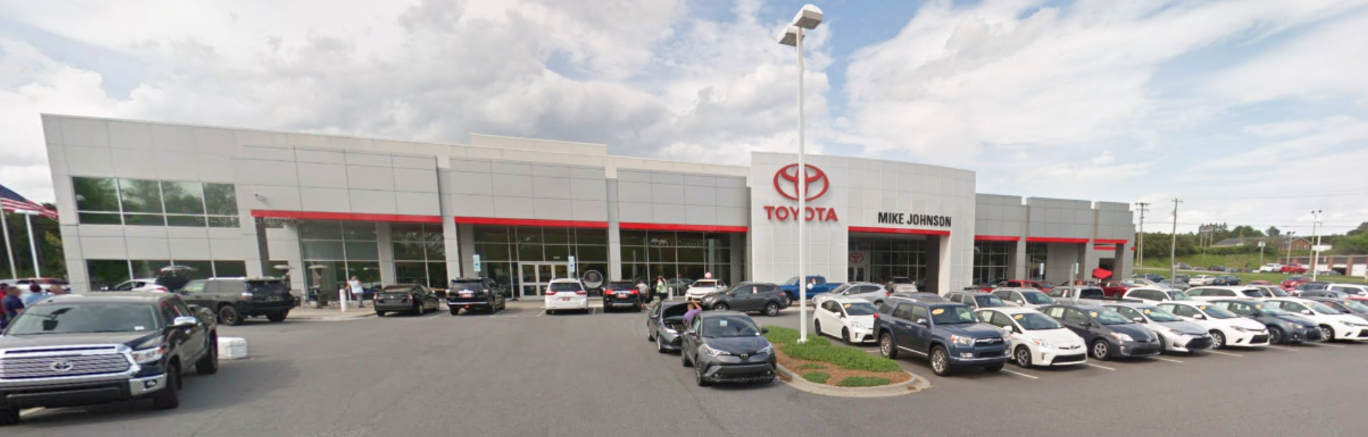 Mike Johnson's Hickory Toyota exterior view